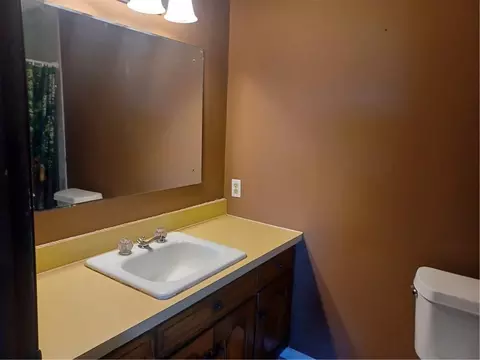 Bath - 396 Valley Rd, Bronson, KS 66716 photo 3 of 6