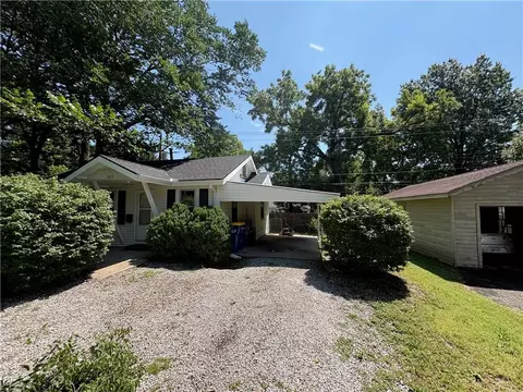 5509 Maple St, Prairie Village, KS 66208