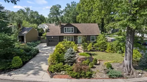 4211 W 73rd St, Prairie Village, KS 66208