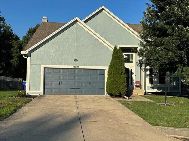 15231 Hemlock St, Overland Park, KS 66223