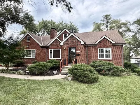 10910 W 67 St, Shawnee, KS 66203