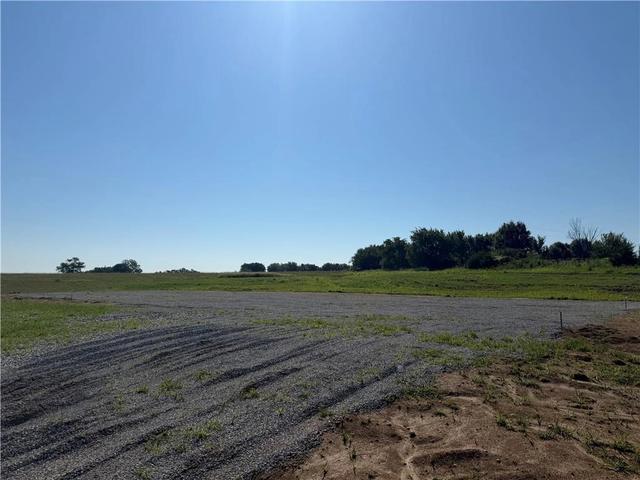 5292 N 13 Hwy, Hamilton, MO 64644