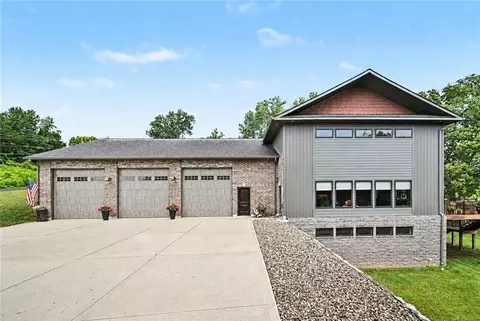 300 SE 30th St, Oak Grove, MO 64075