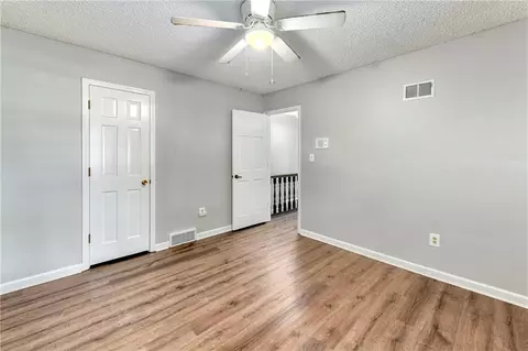 Bedroom - 213 Juniper St, Lees Summit, MO 64064 photo 8 of 9