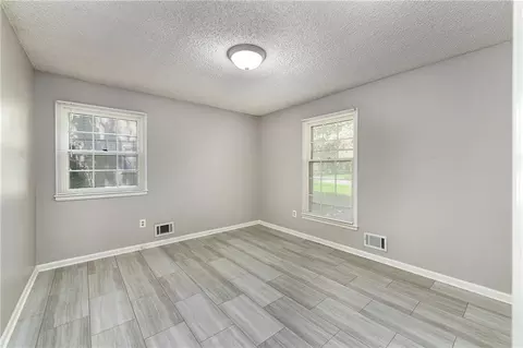 Bedroom - 213 Juniper St, Lees Summit, MO 64064 photo 1 of 9