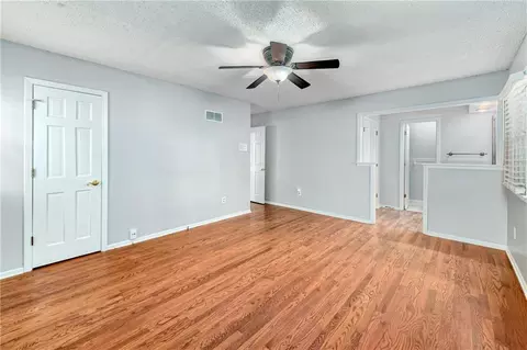 Living - 213 Juniper St, Lees Summit, MO 64064 photo 7 of 7