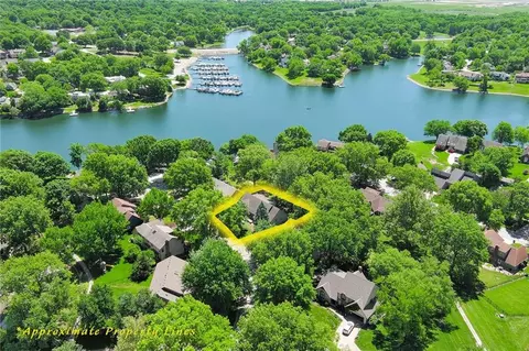 View/Area - 213 Juniper St, Lees Summit, MO 64064 photo 5 of 8