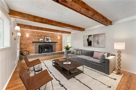 Living - 213 Juniper St, Lees Summit, MO 64064 photo 4 of 7