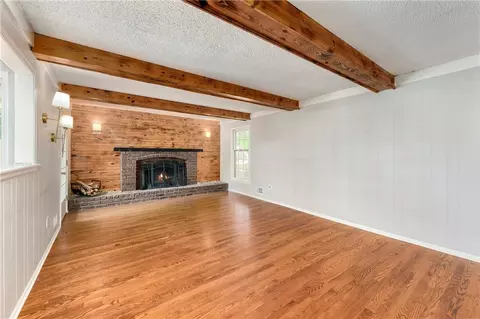 Living - 213 Juniper St, Lees Summit, MO 64064 photo 5 of 7