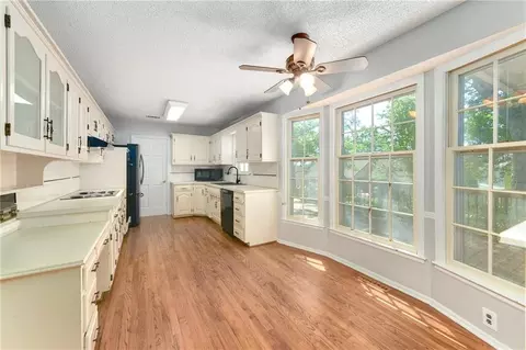 Kitchen - 213 Juniper St, Lees Summit, MO 64064 photo 1 of 3