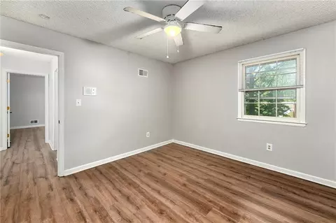 Bedroom - 213 Juniper St, Lees Summit, MO 64064 photo 7 of 9