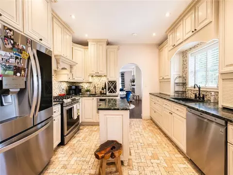 Kitchen - 424 E Santa Fe Ave, Marceline, MO 64658 photo 3 of 3