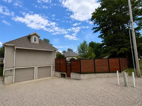 Exterior - 424 E Santa Fe Ave, Marceline, MO 64658 photo 11 of 12