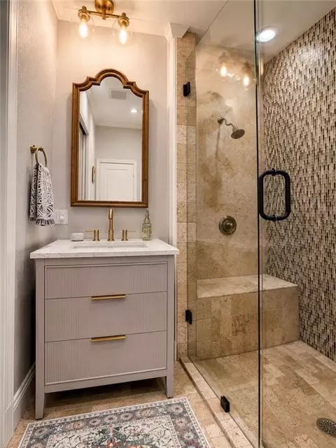 Bath - 424 E Santa Fe Ave, Marceline, MO 64658 photo 2 of 7
