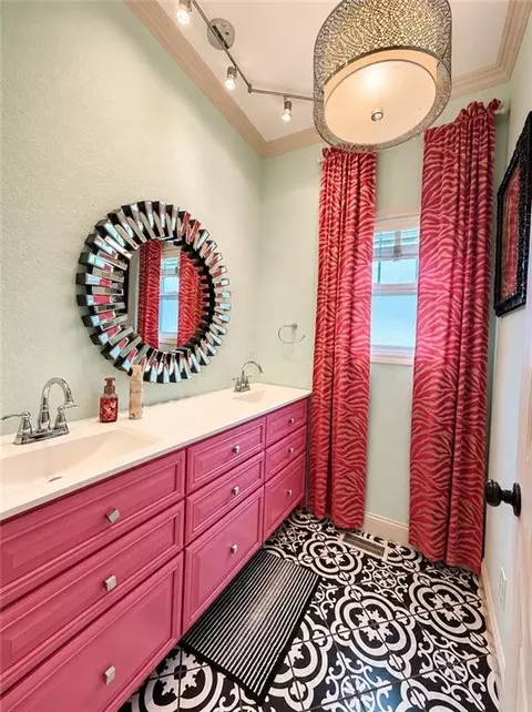 Bath - 424 E Santa Fe Ave, Marceline, MO 64658 photo 4 of 7
