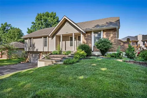 2006 Joy St, Excelsior Springs, MO 64024