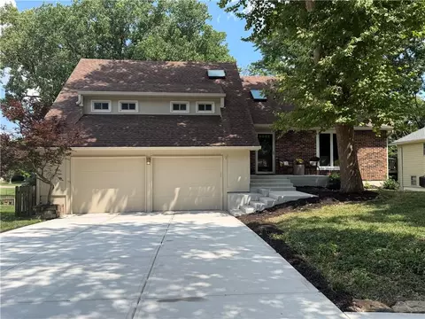 9307 Alden St, Lenexa, KS 66215