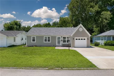1610 Brookside St, Saint Joseph, MO 64506