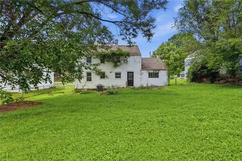 Exterior - 10005 E 35th St, Independence, MO 64052 photo 2 of 5