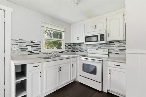 Kitchen - 10005 E 35th St, Independence, MO 64052 photo 3 of 3