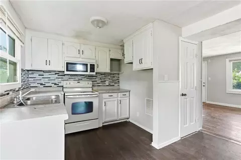 Kitchen - 10005 E 35th St, Independence, MO 64052 photo 2 of 3