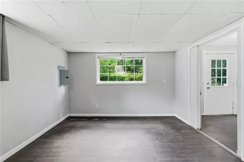 Living - 10005 E 35th St, Independence, MO 64052 photo 4 of 5