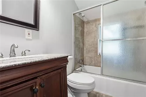 Bath - 10005 E 35th St, Independence, MO 64052 photo 4 of 5