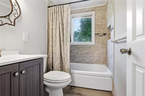 Bath - 10005 E 35th St, Independence, MO 64052 photo 2 of 5