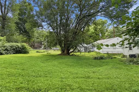 Exterior - 10005 E 35th St, Independence, MO 64052 photo 4 of 5