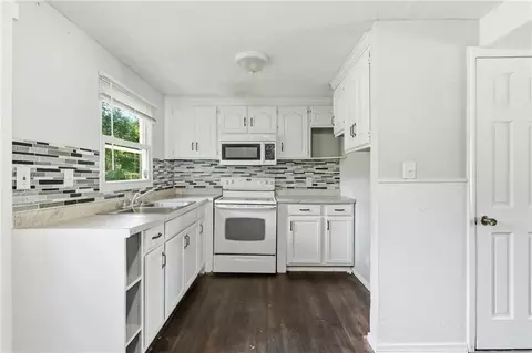 Kitchen - 10005 E 35th St, Independence, MO 64052 photo 1 of 3