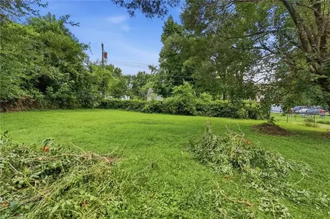 Exterior - 10005 E 35th St, Independence, MO 64052 photo 3 of 5