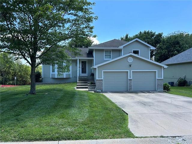 1200 Southcrest Dr, Blue Springs, MO 64015
