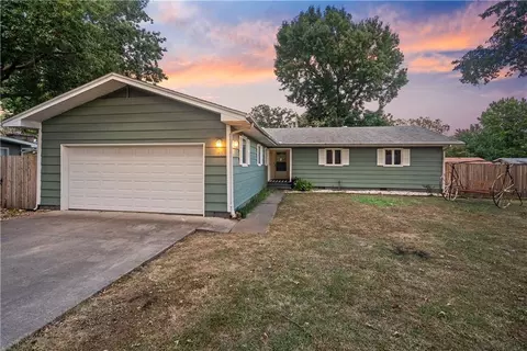 503 S Wilshire Blvd, Coffeyville, KS 67337