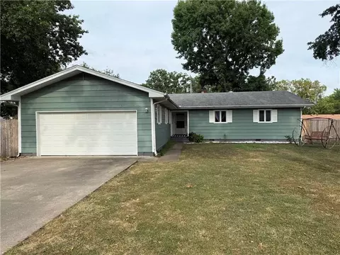 503 S Wilshire Blvd, Coffeyville, KS 67337