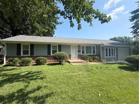 8100 W 92nd Ter, Overland Park, KS 66212