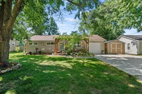 316 E 7th St, Wellsville, KS 66092