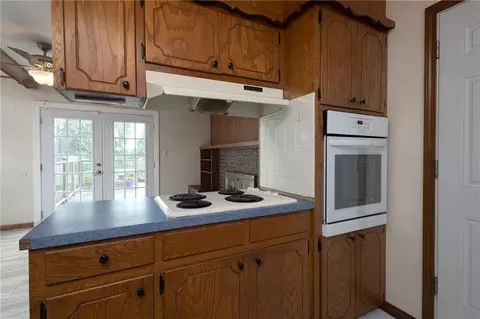 Kitchen - 14705 E 39th Ter, Independence, MO 64055 photo 3 of 4