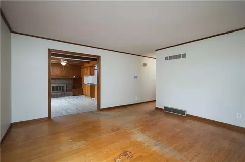 Living - 14705 E 39th Ter, Independence, MO 64055 photo 4 of 7