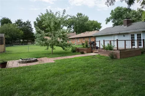 Exterior - 14705 E 39th Ter, Independence, MO 64055 photo 5 of 10