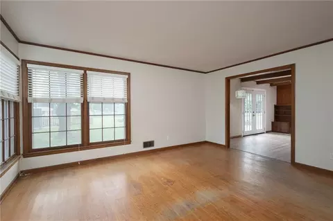 Living - 14705 E 39th Ter, Independence, MO 64055 photo 3 of 7