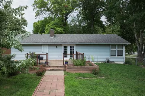 Exterior - 14705 E 39th Ter, Independence, MO 64055 photo 3 of 10