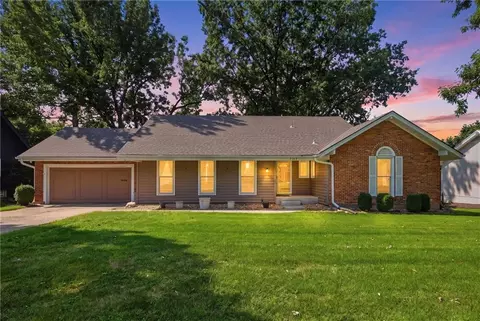 7309 W 101st St, Overland Park, KS 66212
