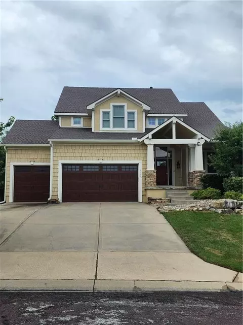 5415 W 161st Ter, Overland Park, KS 66085