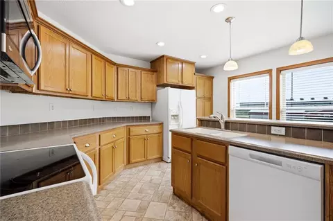 Kitchen - 13520 S Sam Moore Rd, Lone Jack, MO 64070 photo 4 of 6
