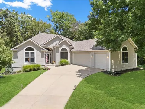 53 Rock Ln, Linn Valley, KS 66040