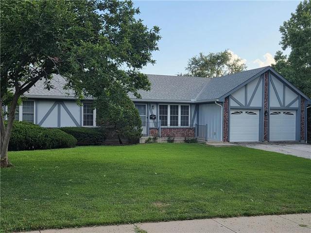 1121 W Elm Ter, Olathe, KS 66061