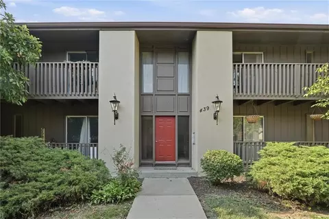 439 W 104th St #D, Kansas City, MO 64114