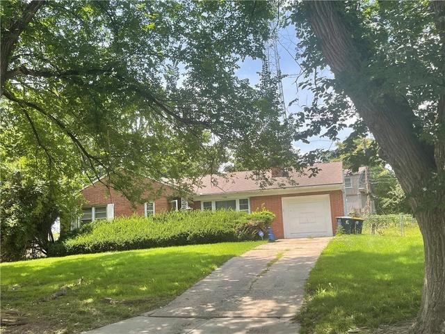 7524 Charlotte St, Kansas City, MO 64131