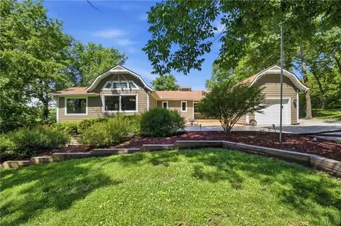25045 W 215 St, Spring Hill, KS 66083