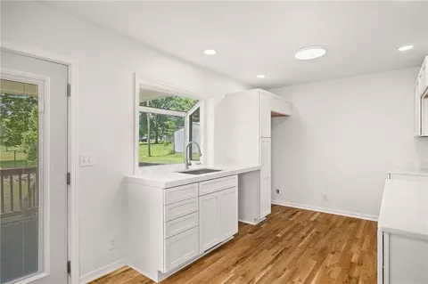 514 E 7th St, Hamilton, MO 64644 photo 9